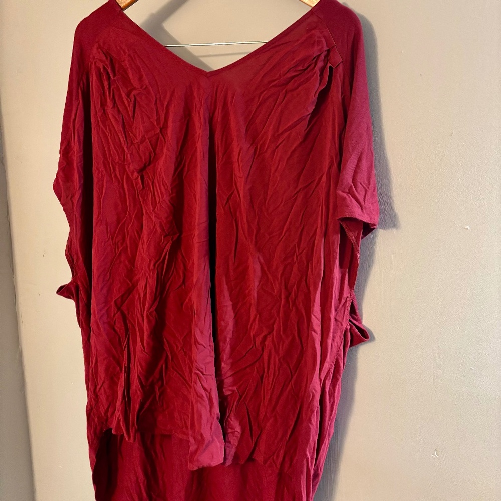 PENNINGTON burgundy light tshirt
